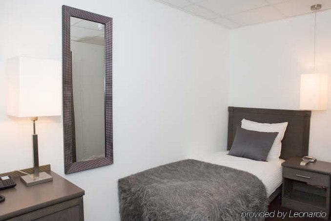 Hotel One Rotterdam Room photo